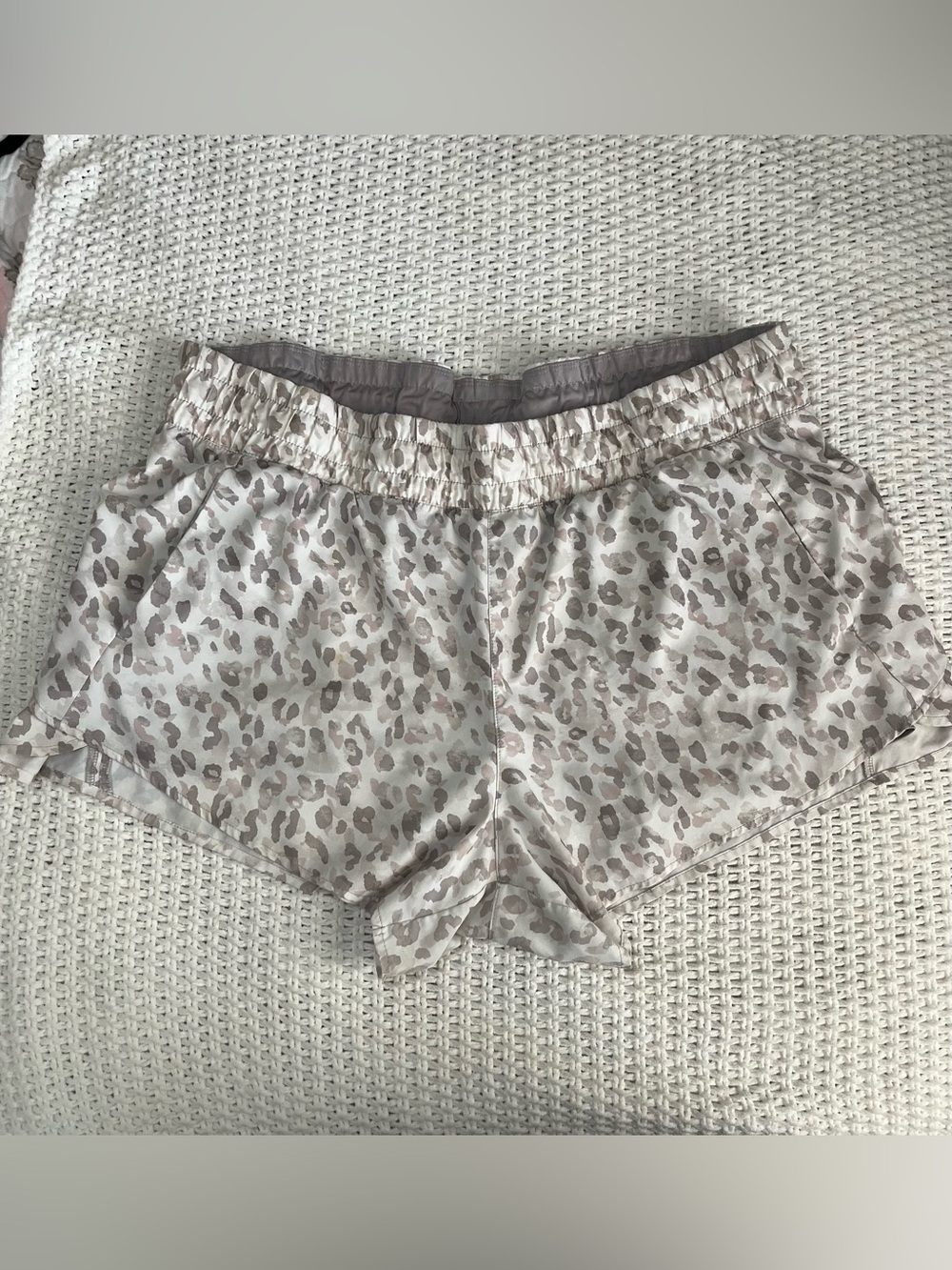 Avia Women Running Bike Shorts XXL Sz 20 Liner Leopard Stretch Waistband Pockets